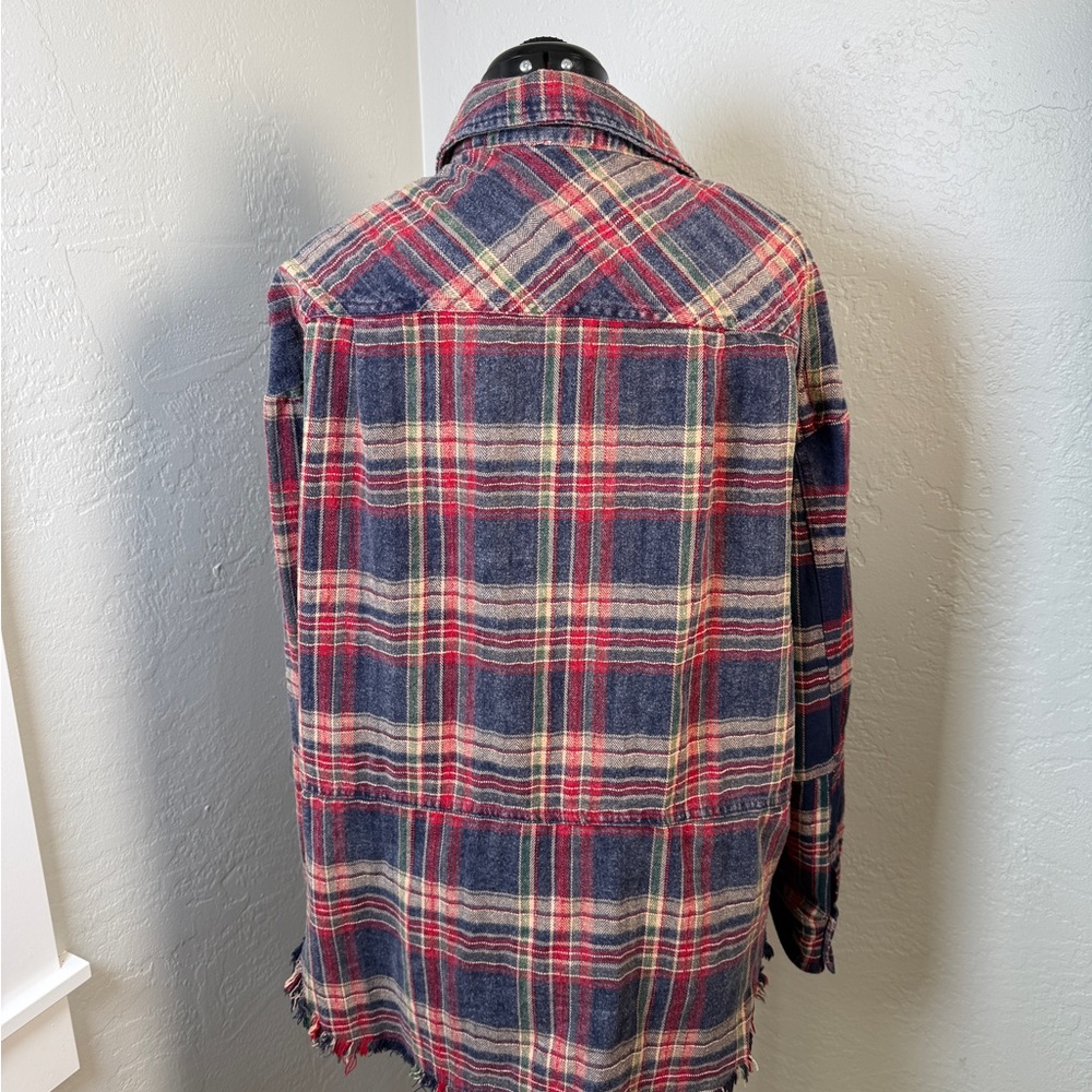BKE Boyfriend Plaid Flannel Shirt Raw Hem Button Front Size M - Picture 5 of 9